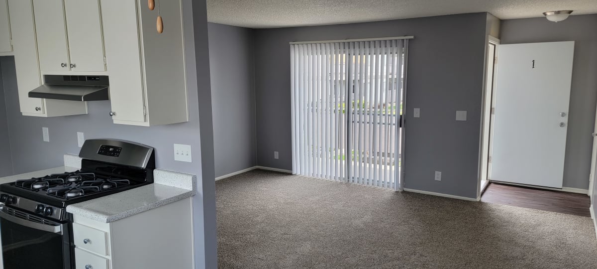 Photos and Video of Grand Oaks Apartments in Lake Elsinore, CA